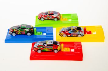 Afschietbare raceauto met lanceerinstallatie 24 stuks