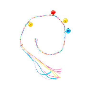 Armbandje uit felgekleurde touwtjes en belletjes per 100 stuks
